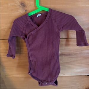 Kate Quinn 12-18 month burgundy Ribbed Kids Bodysuit